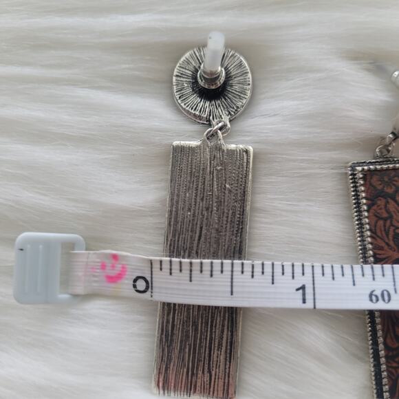 Faux Leather Flower Print Dangle Post Earrings Alloy‎ Silver Plated - Picture 5 of 5